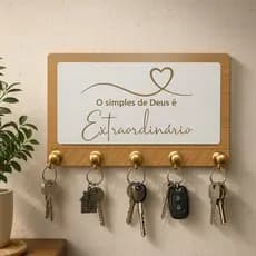 Decoração Porta Chaves 5 ganchos amadeirado com mensagem cristã feito em MDF