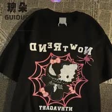 Camisa American Sanrio Spider HelloKitty Camiseta De Manga Curta Estampada Para Homens E Mulheres [RAIN]