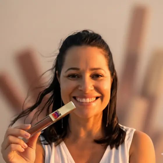 Gloss de Chocolate LuMarkett com Espelho e Luz Led HIDRATAÇÃO PROFUNDA + Mimo(bala de chocolate) - Promoção Limitada