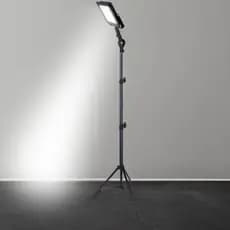 PHR_W100 - PEDESTAL COM HOLOFOTE 100W LED BRANCO LUZ SUPER FORTE PARA ILUMINAR AMBIENTES GRAVAÇÕES