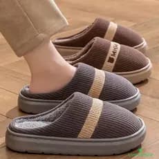 Pantufas masculinas universais, quentes, confortáveis ​​e antiderrapantes, perfeitas para usar em casa no inverno.