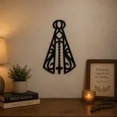 Nossa Senhora Aparecida Decorativa em PLA 13cm - Decoração Religiosa para Parede ou Carro