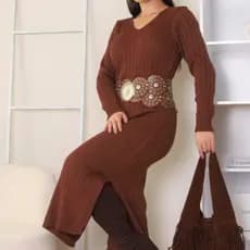 Vestido Canelado Gola V Com Fenda Lateral  Manga Longa Moda Evangélica Luxo Tricot Tricô