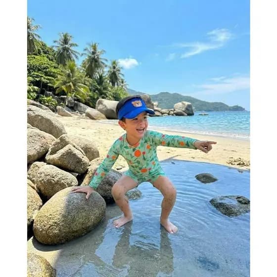 Conjunto banho menino sunga mais camisa manga longa proteção para piscinas praias e passeios