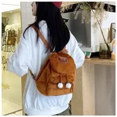 Mochila De Capivara Pelúcia Fofa Multiuso Infantil Bolsa