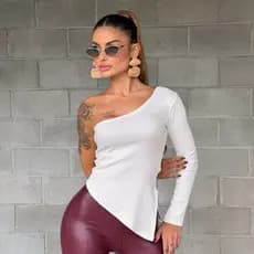 Blusinha Manga Longa Assimétrica Um Ombro Mula Manca Basica Blusa Ribana Elegante Caimento perfeito