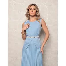 Feminino Conjunto em Alfaiataria com Blusa Ajustada, Cinto Elegante e Saia Plissada Longa - Sofisticação e Estilo