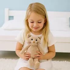 Gato de Pelúcia Gatinho 30cm Brinquedo Infantil Hipoalergênico Decorativo Quarto Nicho Sala
