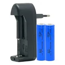 Kit 1 Carregador Lanterna Tática Bivolt + 2 Bater 18650 1,8cm x 6,6cm De Alta Qualidade