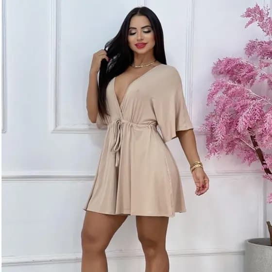 Macaquinho Feminino Curto Gola V, Manga, Cintura Ajustável em Tecido Viscolycra Moda Verão