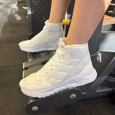 Botinha Feminina Tiss Fitness Para Academia Cano Alto Couro Sintético Confortável