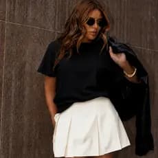 Blusa Preta Básica Feminina Gola Alta Manga Curta Elegante