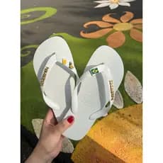 Chinelo Havaianas Original com Placa Logo e Pingentes Luxo Modelo Tradicional Branco - envio imediato