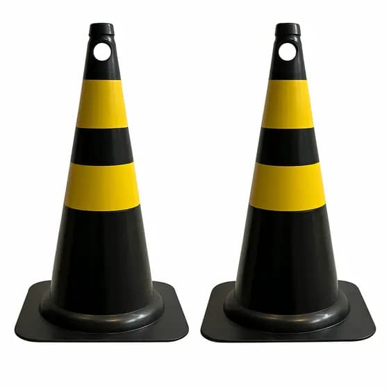 Kit 2 Cones Pvc 50cm  Sinalização E Trânsito Estacionamento Preto/Amarelo
