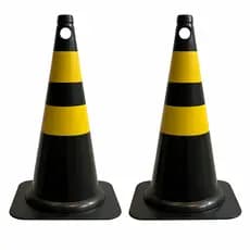 Kit 2 Cones Pvc 50cm  Sinalização E Trânsito Estacionamento Preto/Amarelo