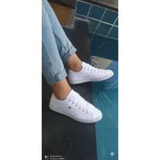 TENIS FEMININO LEVE CONFORTAVELMAIS VENDIDO BRANCO PRETO
