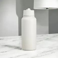 Garrafa Térmica Inox 900ml com Canudo e Tampa Flip Personalizada a Laser – Alta Durabilidade