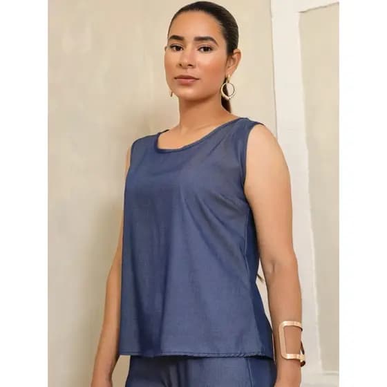 Blusa Regata de Chambray Liso Feminina Perfeita para Qualquer Ocasião.