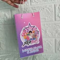 SACOLINHA P SAJA BOYS HUNTIX/LEMBRANCINHA PERSONALIZADA/FESTA INFANTIL/ANIVERSÁRIO GUERREIRAS KPOP