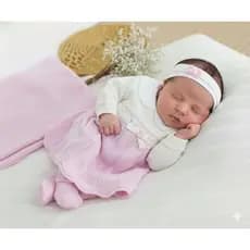 Conjunto Maternidade Feminino 4 Peças Recém-Nascida com Manta, Body, Vestido e Mijão