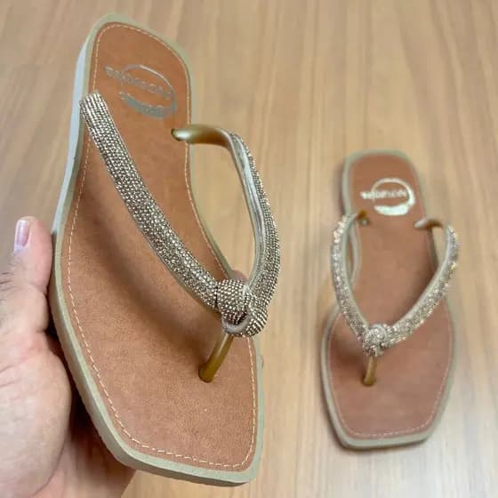 Chinelo Feminino Strass Brilho Dia a Dia Moda Praia Bico Quadrado Nozinho Helena Griffe