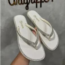 Chinelo Feminino Rasteira Pedraria Strass Brilho Rasteirinha Confortável Leve Griffe Lançamento