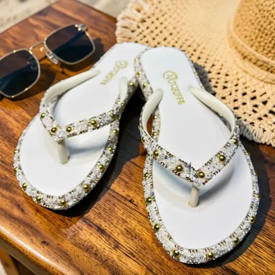 Chinelo De Dedo Bico Redondo Rasteirinha Brilho Conforto Noiva Macio Verão Luxo Pedraria Griffe