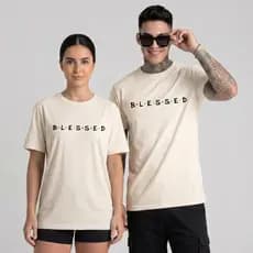 Camiseta de Algodão Premium com Estampa BLESSED Unissex