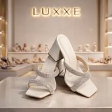 Tamanco Feminino Salto Bloco Pregado com Brilho - Luxxe