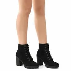 Bota casual chique feminina com salto grosso tratorado