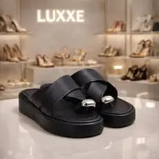 Flat Feminina Plataforma Moderna com Detalhe ABS – Luxxe