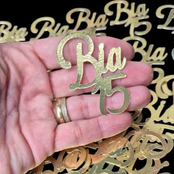 Kit 30 aplique com nome feitos em lamicote Dourado/Prata Nome em Aplique. Aplique com nome composto.