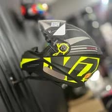 CAPACETE NORISK RAZOR PRETO E AMARELO