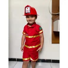 Fantasia de bombeiro infantil masculico,feito com tecido oxfordine,não acompanha capacetes(acompanha um boné)