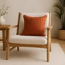 Capa de Almofada Boho Chic 45x45cm – Artesanal com Pompons, Fitas e Tranças