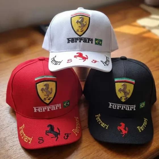 Boné Infantil Ferrari Vermelho, Branco, Preto Bordado Aba Curva Ajustável