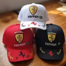 Boné Infantil Ferrari Vermelho, Branco, Preto Bordado Aba Curva Ajustável
