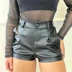 Shorts Cintura Alta Courino com  Ziper Na later, Bolso e Botao Presseao