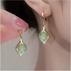 Brinco Olho de Anjo Verde e Branco Pedra Jade Pendente Luxo Acessório de Moda Feminina Tendência Blogueira Elegante