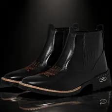 Botina Texana Masculina Bico Quadrado Sintético Antiderrapante Elástico Lateral Estilo Country