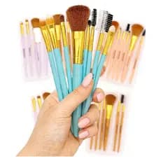 Kit com 08 unidades de pinceis profissionais para maquiagem tamanho medio