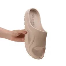 Chinelo Moderno Com Solado Seguro Para Caminhar Com Tranquilidade