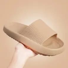 Chinelo Nuvem em EVA ultra macio com sensação fofinha segurança em pisos lisos e molhados