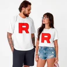 Kit 2 Camisetas Casal Equipe Rocket Anime Presente Criativo Geek Namorados
