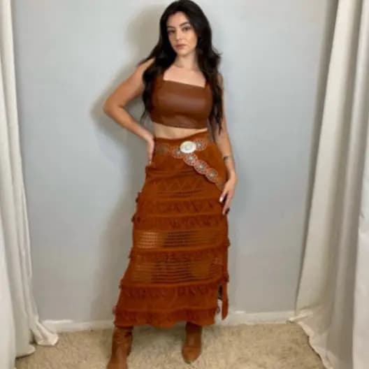 Saia Feminina em Tricot Modelo Longa e c/ Franja, Saia em Tricô Tipo Longa c/ fenda