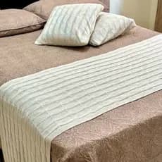 Kit Peseira Cama+2 Almofadas Decorativo em Trico cama king cama casal Sofá Kit Manta cama solteiro Peseira cama