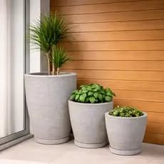 Kit 3 Vasos para Planta Polietileno Bojo Coluna N1 + N2 + Bojo Escovado N1 Com Prato