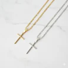 Kit Masculino 3 em 1 – Crucifixo + Corrente Banhada a Prata e Banho Ouro 18k e Pulseira