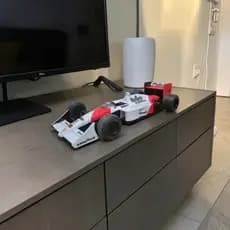Miniatura Fórmula 1 Mclaren MP4/4 Ayrton Senna 1988 | Detalhes Realista | Escalas 1/14 e 1/24
