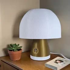 Abajur de Quarto Bivolt | TRAMA | Design TUCAN HOME | Luminária para Quarto Sala Escritório